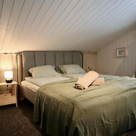 Metsajaerve Puhkemaja Holiday home *