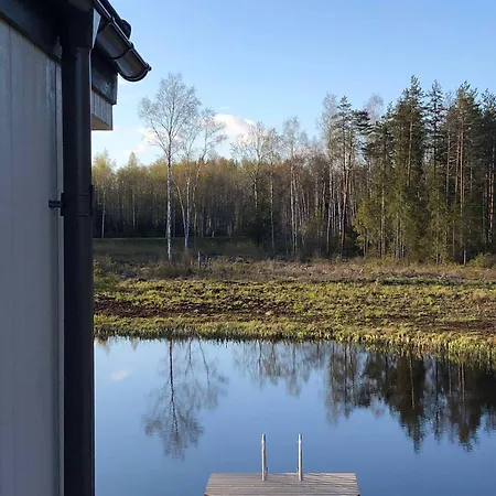 Metsajaerve Puhkemaja بيت للعطل